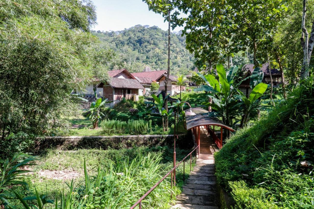 Balkondes Kenalan Hotel Magelang Kültér fotó