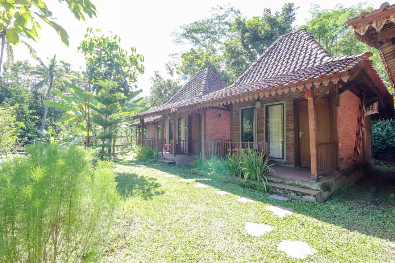 Balkondes Kenalan Hotel Magelang Kültér fotó