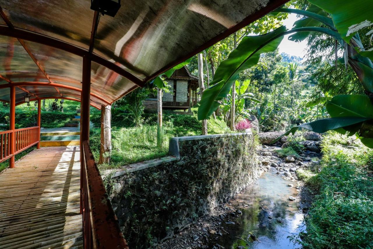 Balkondes Kenalan Hotel Magelang Kültér fotó