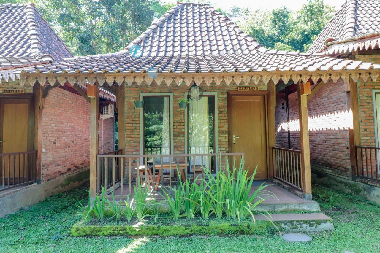 Balkondes Kenalan Hotel Magelang Kültér fotó