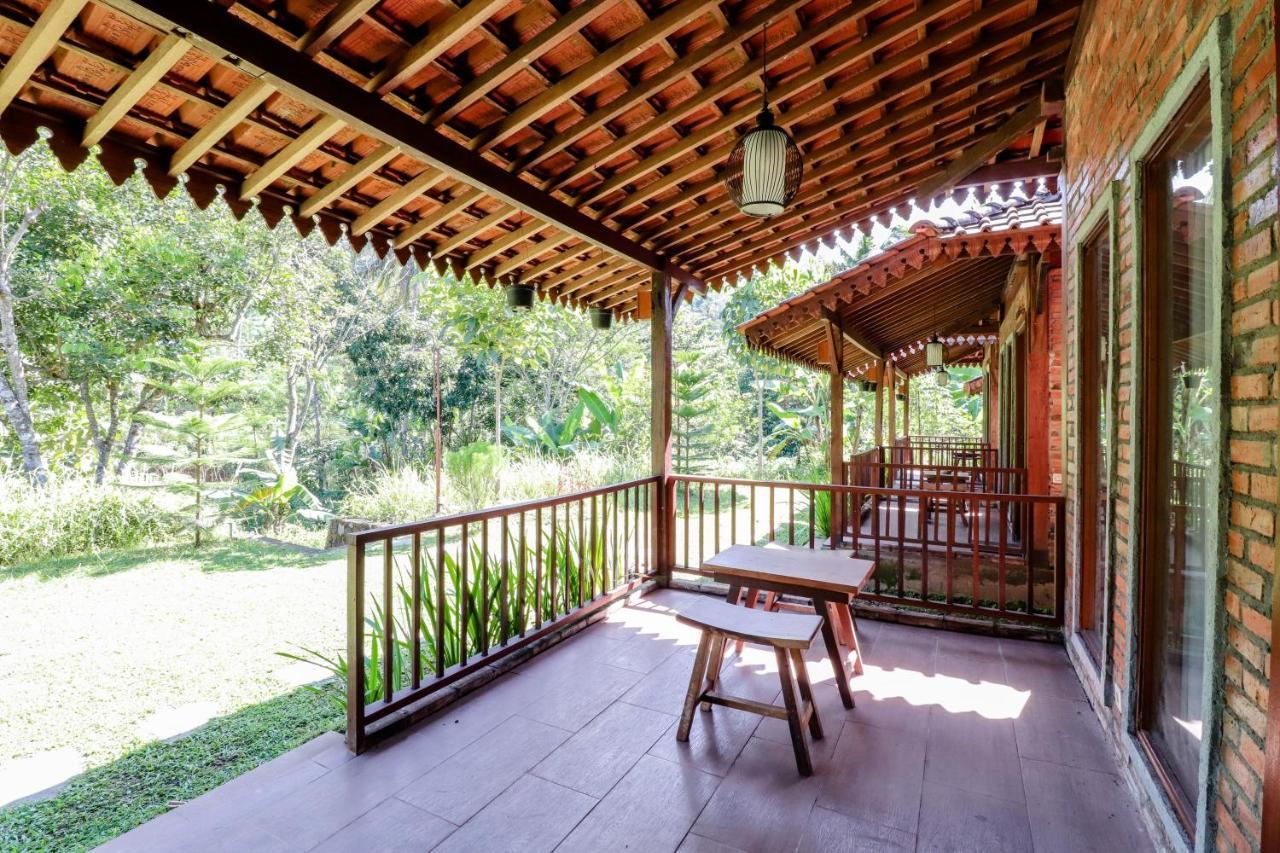 Balkondes Kenalan Hotel Magelang Kültér fotó