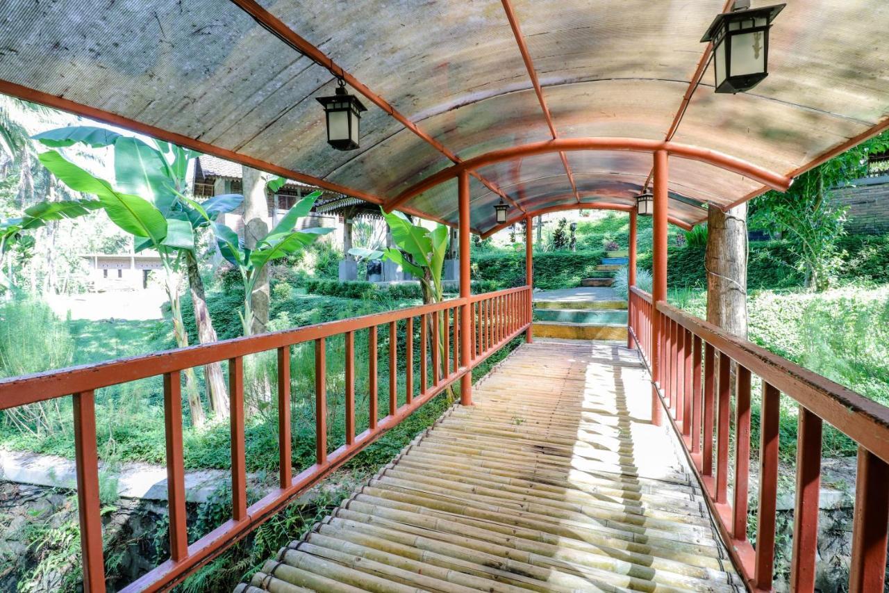 Balkondes Kenalan Hotel Magelang Kültér fotó