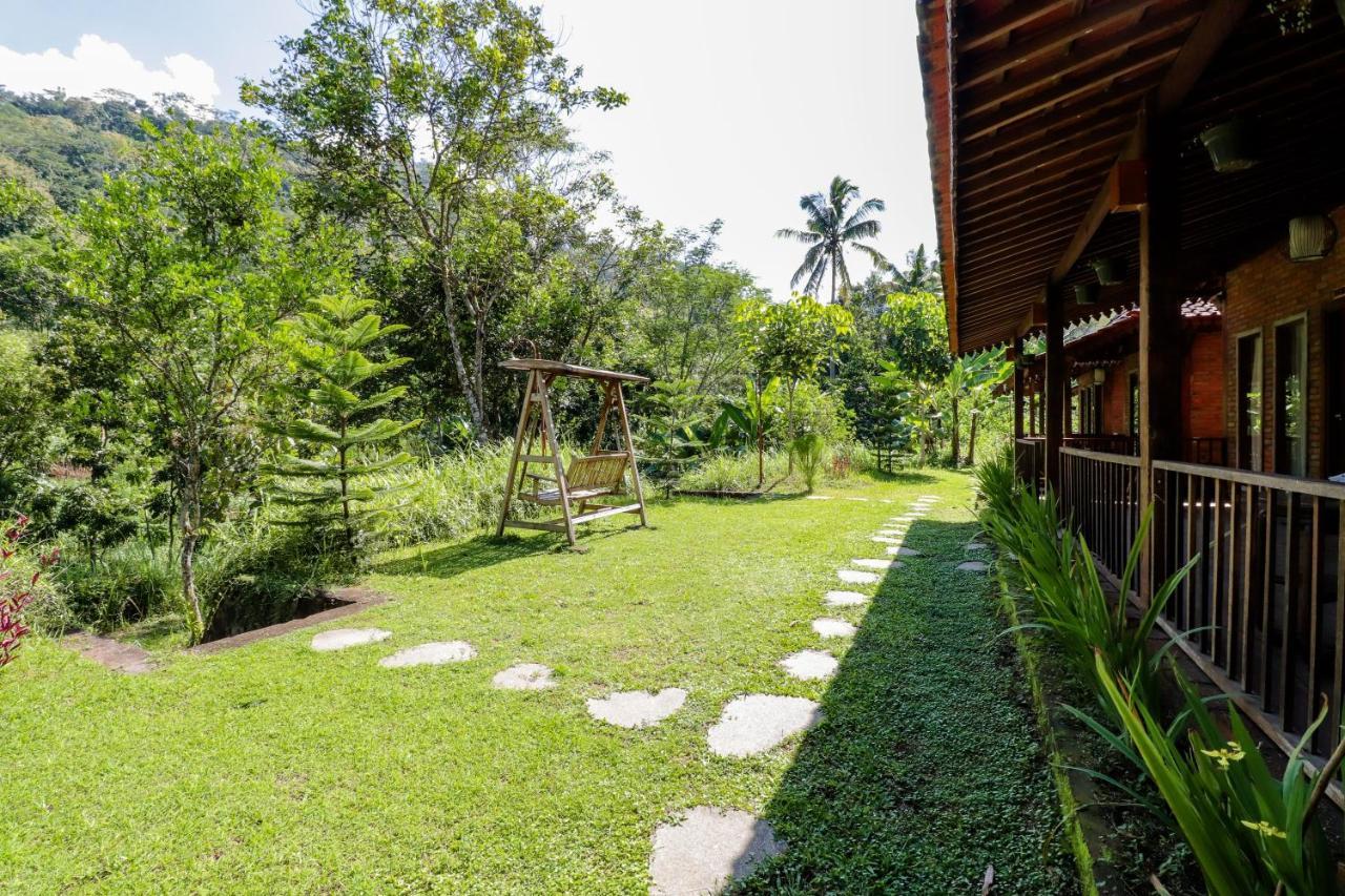 Balkondes Kenalan Hotel Magelang Kültér fotó