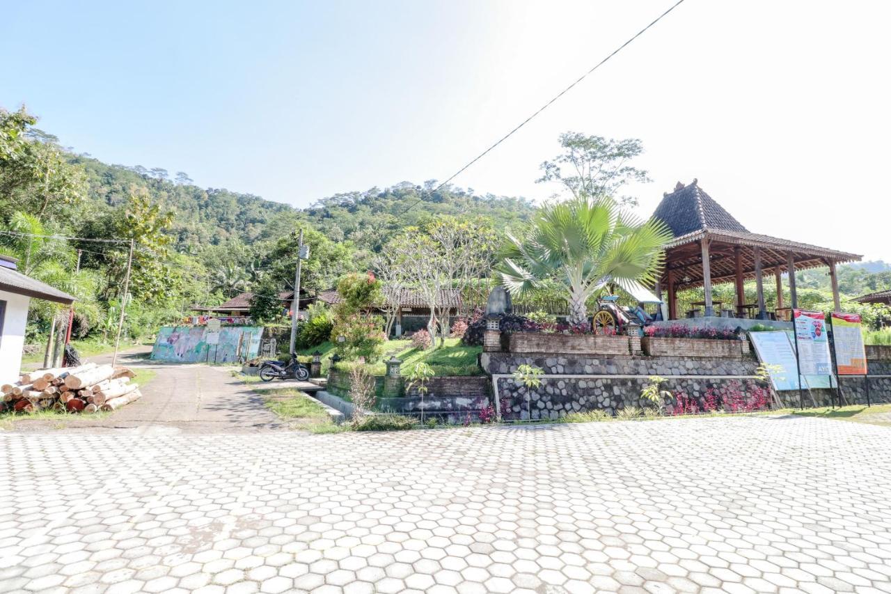 Balkondes Kenalan Hotel Magelang Kültér fotó