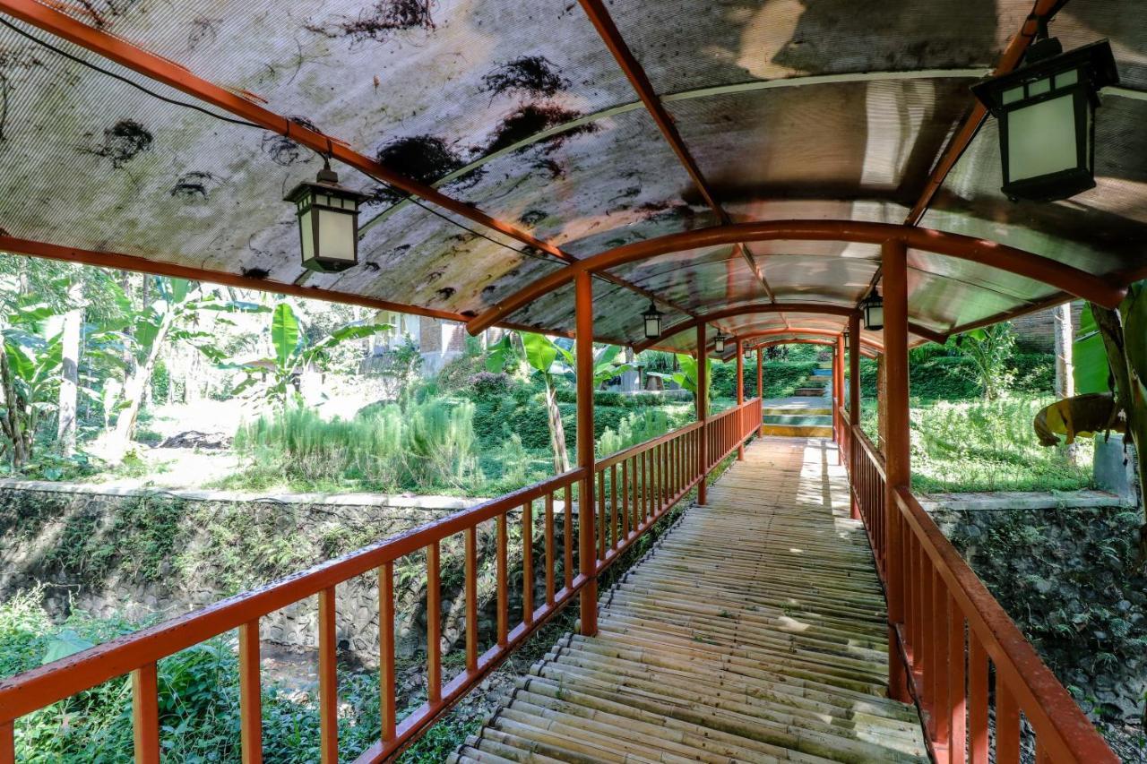 Balkondes Kenalan Hotel Magelang Kültér fotó